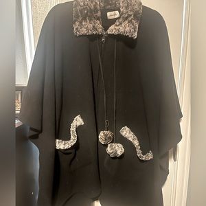 Black Fur Collar Wrap w/ Front Zipper